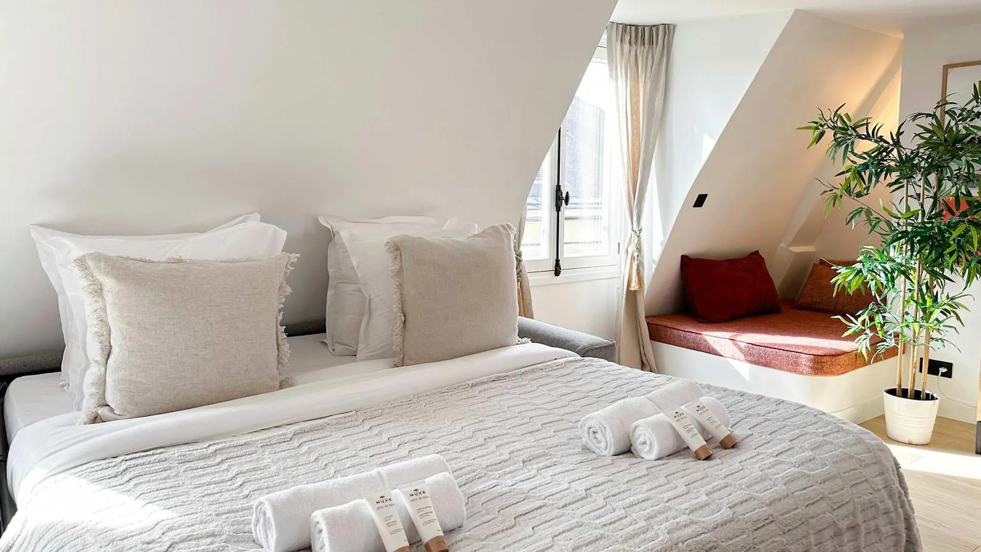 Spacious & Luxurious Apartment Paris França