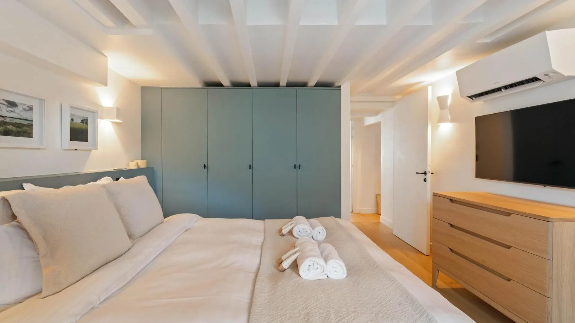 Spacious & Luxurious Apartment Paris France