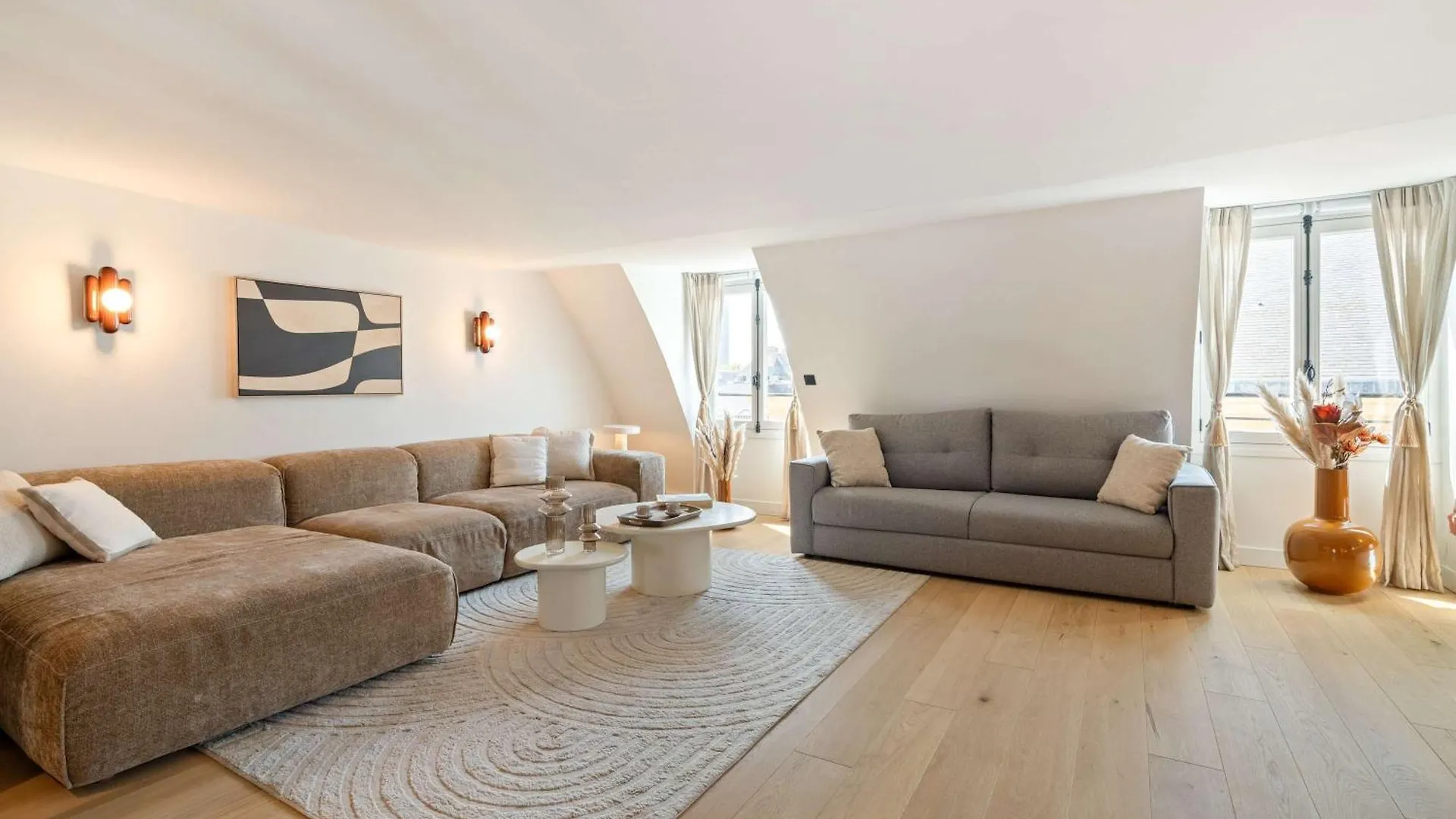 Spacious & Luxurious Apartment Paris France