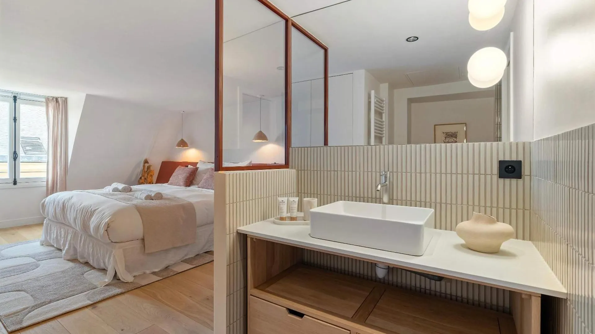 Spacious & Luxurious Apartment Paris