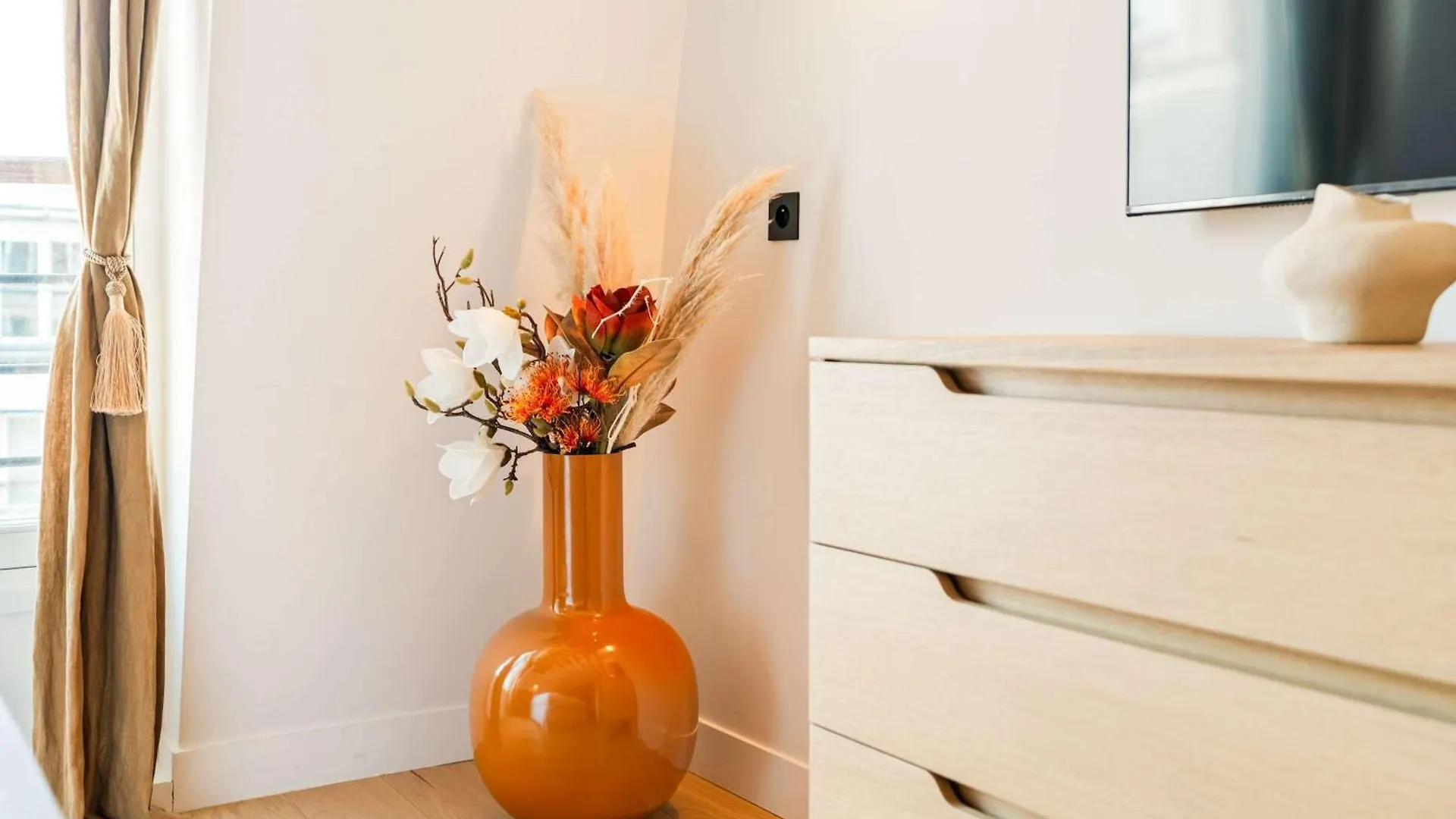 Spacious & Luxurious Apartment Paris France